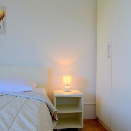 James Bond Apartments Palit Chambre photo