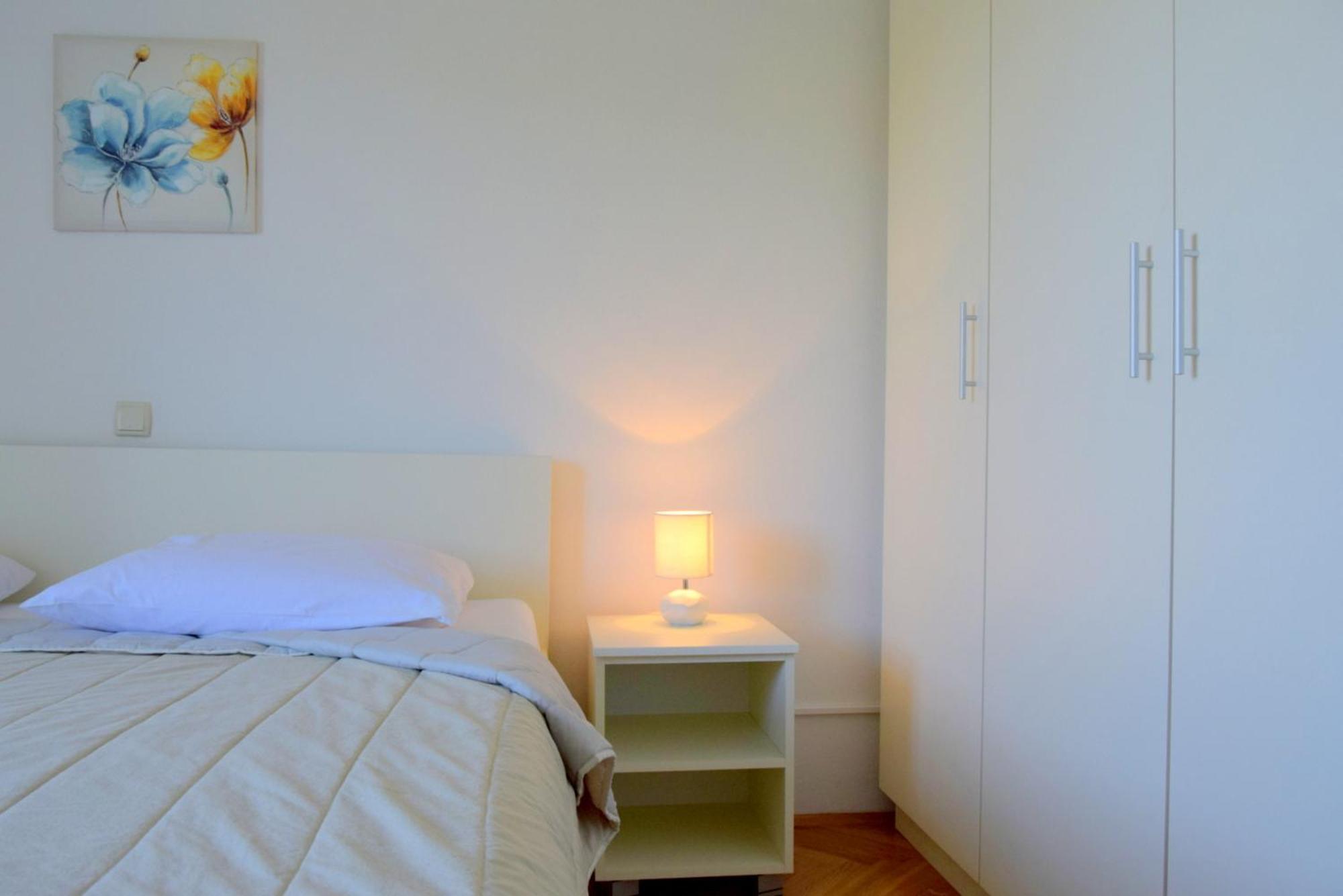 James Bond Apartments Palit Chambre photo
