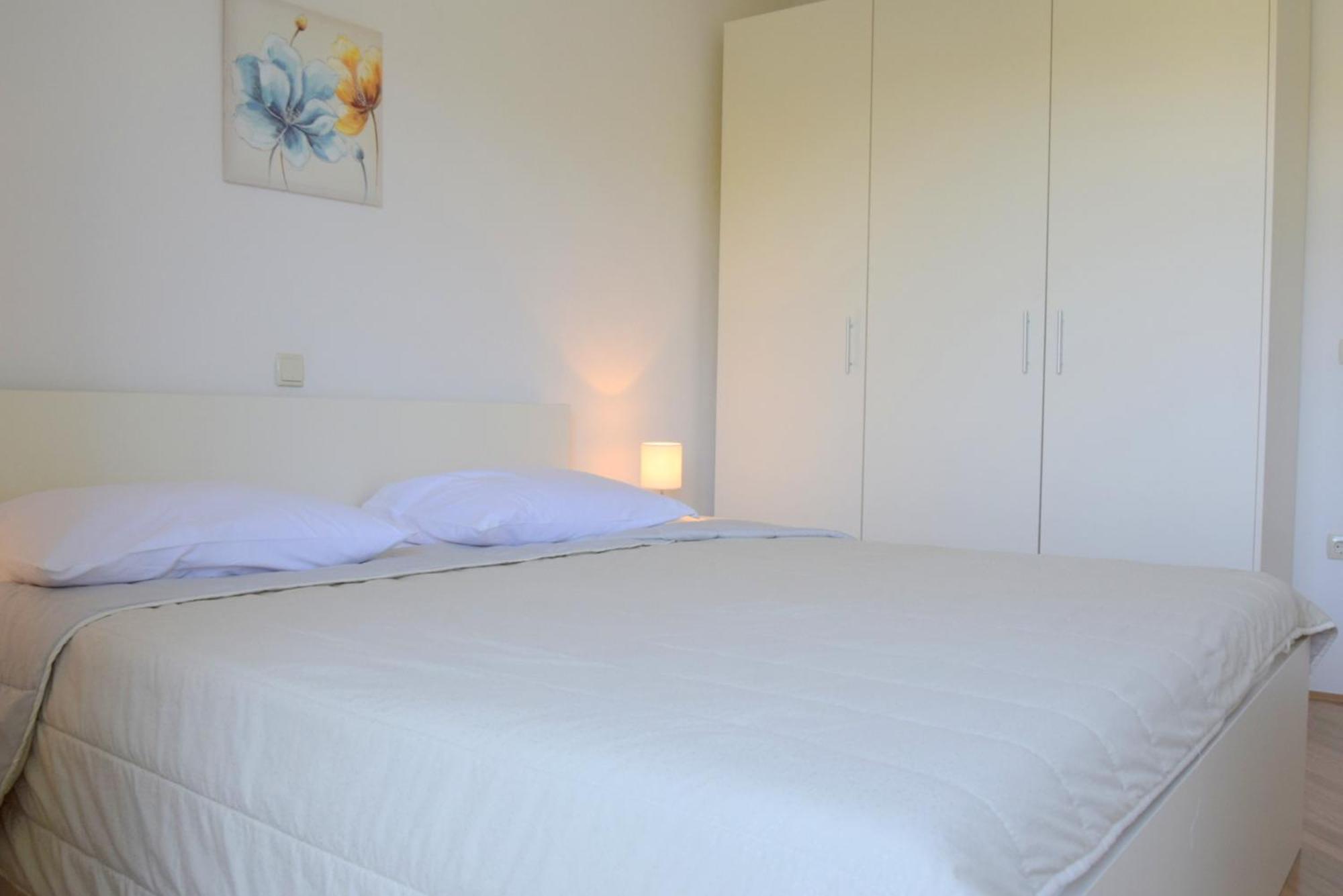 James Bond Apartments Palit Chambre photo