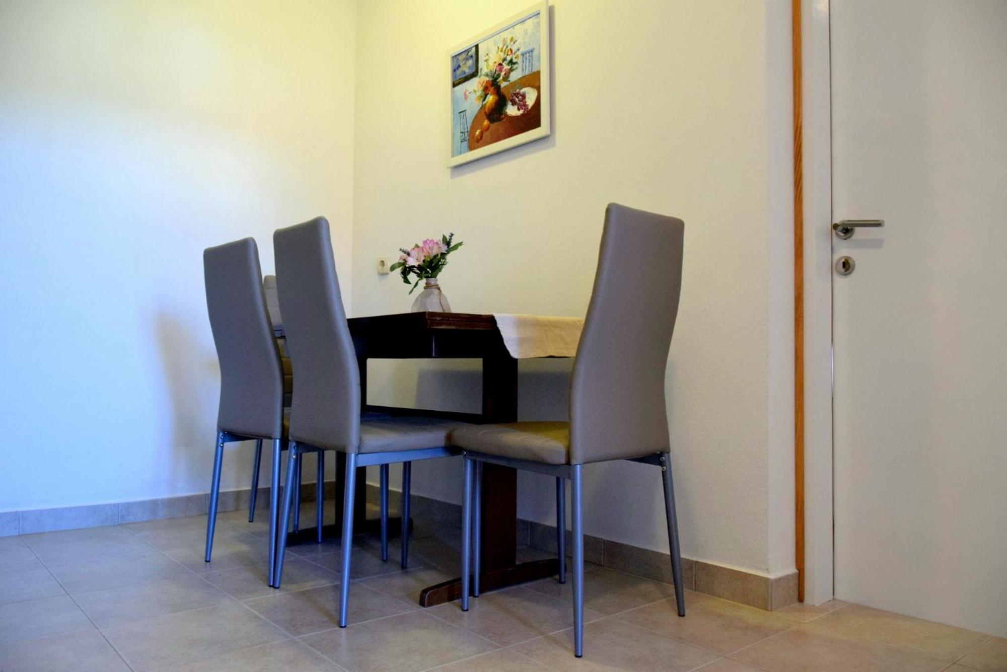 James Bond Apartments Palit Chambre photo