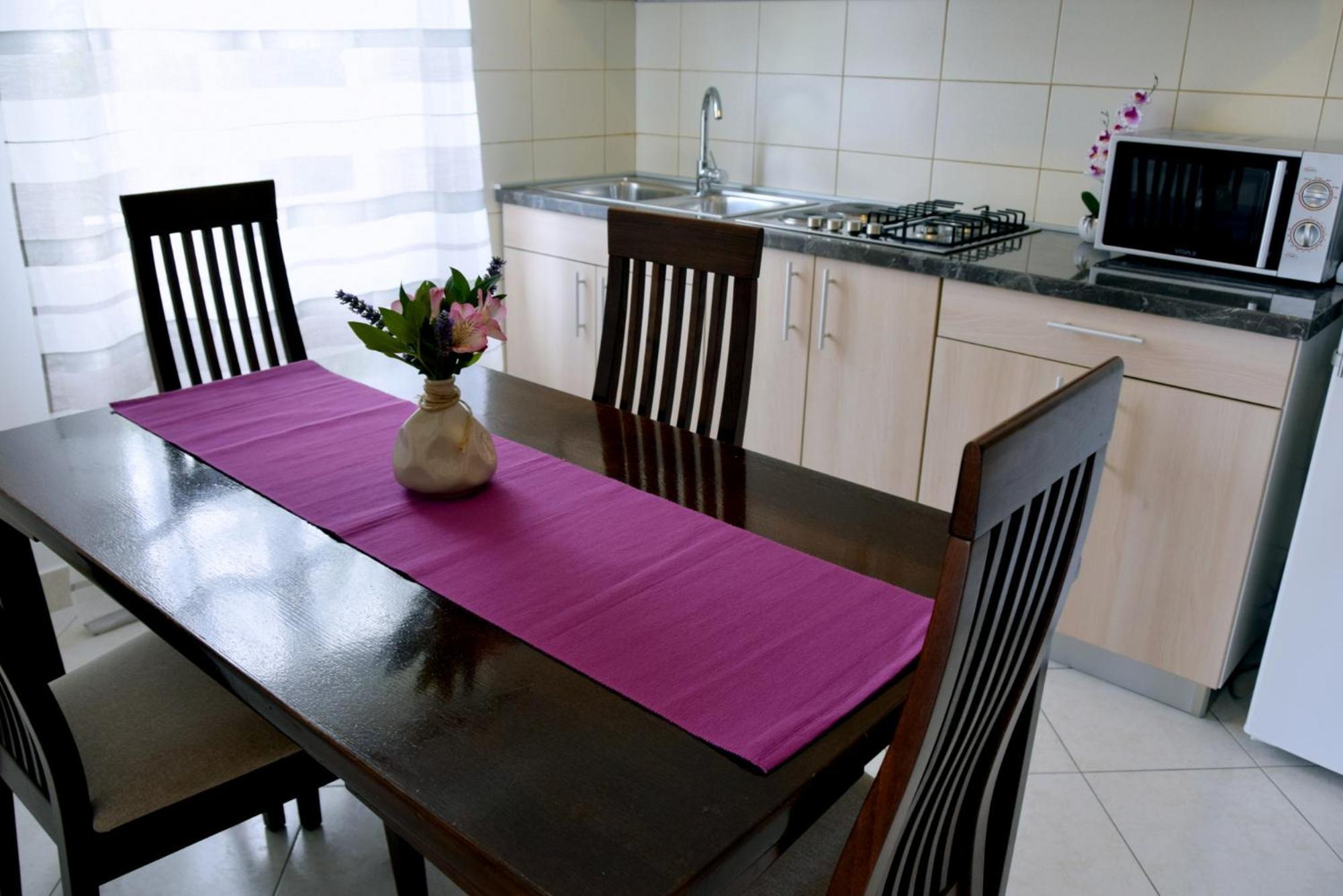 James Bond Apartments Palit Chambre photo
